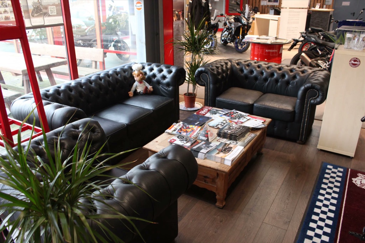 AS Customs Showroom 6